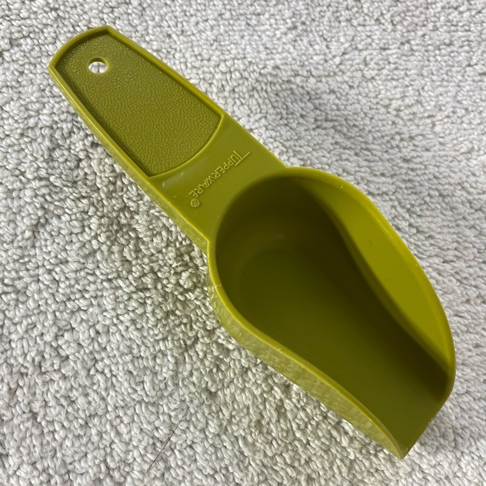 5/$35 Vintage Tupperware Green Mini Scoop